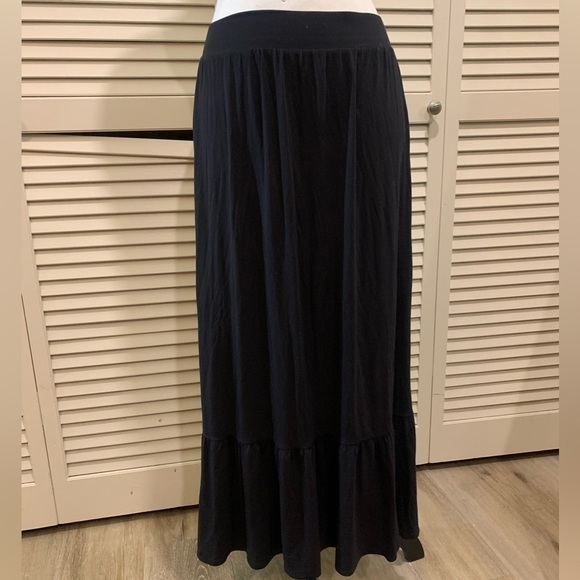 St John’s Bay Black Maxi Skirt - Picture 1 of 4